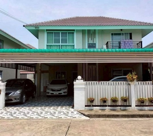 ขายด่วน! #ต่ำกว่าราคาประเมิน เพียง 2.55 ล้าน #กาญจน์กนก12 #สันโป่ง #แม่ริม บ้านเดี่ยว 2 ชั้น #เฟอร์นิเจอร์ครบ #หิ้วกระเป๋าพร้อมเข้าอยู่ได้ ทำเลดี บรรยากาศดี เดินทางสะดวกรายละเอียดบ้านเนื้อที่ 54 ตร.ว.3 ห้องนอน | 3 ห้องน้ำ1 ห้องรับแขก1 ห้องเก็บของต่อเติมเต็มพื้นที่ (ครัว + โรงจอดรถจอดได้ 3 คัน)โซนครัวจัดเต็มเคาน์เตอร์ซิงค์ + เตาแก๊ส + ฮู้ดดูดควันผนังครัวปูกระเบื้องเต็มพื้น