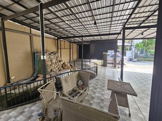 ขายบ้านเดี่ยว โครงการ มัณฑนา รามอินทรา วงแหวน Manthana Ramintra - Wongweanหลังริม ใกล้ส่วนกลาง แฟชั่นไอส์แลนด์ *** ราคาขาย 8,900,000 บาทติดต่อ คุณช่อผกา โทร 0616198565 LINE 0616198565สำรอง LINE 0812523279 ส่งลิ้งก์ไว้ได้เลยรหัส# T26-470บ้านเดี่ยว 2 ชั้น โครงการ มัณฑนา รามอินทรา-วงแหวน หลังริม ใกล้ส่วนกลาง แฟชั่นไอส์แลนด์- เนื้อที่ 88 ตารางวา หลังริม ใกล้ส่วนกลาง- 3 ห้องนอน- 3 ห้องน้ำ- 1 ห้องเอนกประสงค์ชั้นล่าง- 1 โถงเอนกปร�