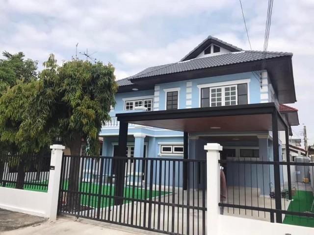 ให้เช่าบ้านเดี่ยว 2 ชั้น หมู่บ้านมณียา ท่าอิฐ รัตนธิเบศน์ ไทรม้า นนทบุรีราคาเช่า 29,000 บาท / เดือนที่ตั้ง ถนนรัตนาธิเบศร์ ตำบลไทรม้า อำเภอเมืองนนทบุรี นนทบุรีติดต่อ : คุณภัสพงณ์ 0634098164Line : deedee23https://www.facebook.com/profile.php?id=61581484955548เนื้อที่ 64 ตารางวา จำนวน 2 ชั้น 3 ห้องนอน 2 ห้องน้ำ จอดรถ 2-3 คันมี 1 ห้องรับแขก 1 ห้องใหญ่ 1 ห้องครัว 1 ห้องแม่บ้าน+ห้องน้ำ เฟอร์นิเจอร์ครบพร้อมอยู่- เตียงนอน ทุกห้อง- โต