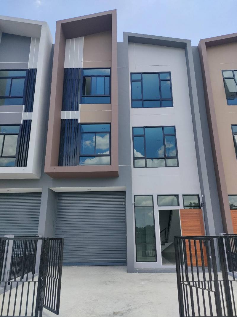 ให้เช่าโฮมออฟฟิศพร้อมโกดัง450 ตร.มสร้างใหม่ย่านบางใหญ่ นนทบุรี ซอยกัตนา ไฟฟ้า3เฟส30แอมป์ราคาเช่า 45,000 บาท / เดือน ( สัญญาขั้นต่ำ 2 ปี ประกัน 2 เดือน ล่วงหน้า 1 เดือน )ที่ตั้ง ถนนบางใหญ่-บางคูลัด ซอยกันตนา ตำบล บางม่วง อำเภอบางใหญ่ นนทบุรี 11140ติดต่อ : คุณภัสพงณ์ 063-409-8164Line : deedaa23เนื้อที่ 90 ตารางวา พื้นที่ใช้สอยประมาณ 450 ตารางเมตร จำนวน 3 ชั้น 2ห้องนอน 4 ห้องน้ำ2ห้องทำงาน จอดรถ 6 คัน- พื้�