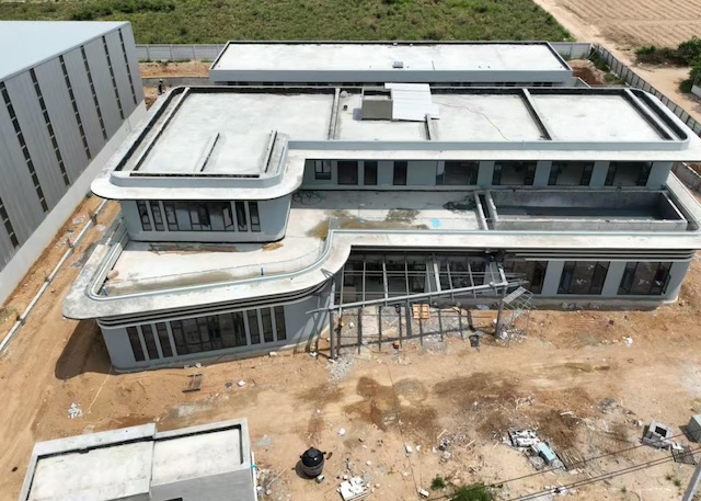 BST1065 ให้เช่าโรงงาน สีม่วงลาย มาบยางพร ปลวกแดง ระยอง พื้นที่ 2,200 ตร.ม. มีใบ รง.4 รองรับอุตสาหกรรมยานยนต์ติดต่อ Agent คุณบัว (Bua)Tel: 093-646-4597 LINE ID: Bua093ราคาเช่า 150 บาท/ตร.ม. (รวมประมาณ 330,000 บาท/เดือน)ให้เช่าโรงงาน/โกดัง ทำเลอุตสาหกรรมศักยภาพสูง โซนมาบยางพร ปลวกแดง จังหวัดระยอง รองรับโรงงานผลิตและคลังสินค้า โดยเฉพาะอุตสาหกรรมยานยนต์ พร้อมใบอนุญาต รง.4ทำเล: ตำบลมาบยางพร อำเภอปลวกแดง จังห