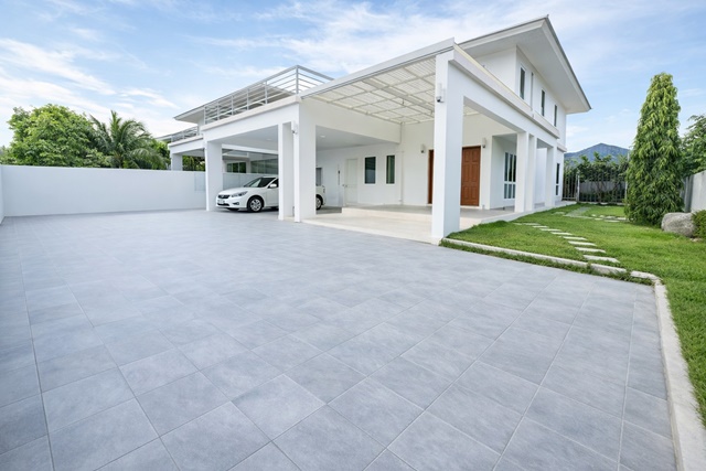 ขนส่งพื้นที่1 2.37กม คฤหาสน์ บ้านเดี่ยว 2 ชั้น 4 นอน 3 น้ำ ใกล้ตลาดบางขุนเทียน 3 กม.ถนนเทียนทะเล 103 ตร.ว. 309 ตร.ม. บ้านเดี่ยวหลังใหญ่ ฟังก์ชันครบ พื้นที่ใช้สอยกว้าง 42,999 B-M. ขาย 7.349 ลบ.ทำเลบางขุนเทียน บรรยากาศเงียบสงบ  เหมาะสำหรับอยู่อาศัย ใกล้รร.ทวีธาภิเศก 2 2.2 กม. และทางด่วนเฉลิมมหานคร  แยกสะแกงาม  Transportation area1 2.37km Two-story Mansion detached house 4bed 3 bath near Bang Khun Thian Market 3 km. Thian Thale Road 103 sq.wa. 309 sq.m. large house fully functional spacious usable area 42,999 B-M selling price 7.349 