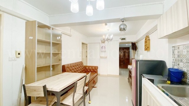 รหัสทรัพย์&nbsp; 6818ขายและให้เช่า คอนโด ห้องกว้าง 49 ตร.ม. 2 นอน&nbsp;เซ็นจูรี่ ปาร์ค วิภาวดี 22 เฟอร์ครบ พร้อมเข้าอยู่ที่ตั้ง :&nbsp;ซอยวิภาวดี-รังสิต 22 แขวงจอมพล เขตจตุจักร กรุงเทพมหานคร 10900รายละเอียดทรัพย์- คอนโด Low rise สูง 8 ชั้น ห้องอยู่ชั้นที่ 8 ตึก&nbsp;H พื้นที่ใช้สอย 49.27 ตารางเมตร- 2 ห้องนอน, 1&nbsp;ห้องน้ำ มีพื้นที่นั่งเล่นและโซนรับประทานอาหารแยกเป็นสัดส่วน- เตียงนอนขนาด 6 ฟุต พร้อมที่�