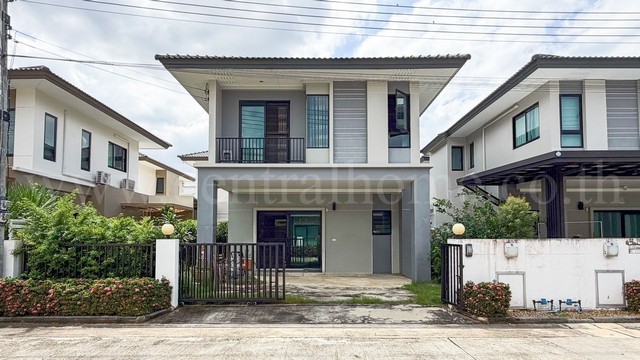 รหัสทรัพย์&nbsp; 6658บ้านแฝด&nbsp;เดอะ บาลานซ์ ซิกม่า ปิ่นเกล้า - สาย 5 สภาพดี พร้อมอยู่ที่ตั้ง :&nbsp;ถนนพุทธมณฑลสาย 5 ซอยบางกระทึก 3 (ซ.เลียบคลองหัวคนเพลง) ตำบลบางกระทึก อำเภอสามพราน จังหวัดนครปฐม 73210รายละเอียดทรัพย์&nbsp;- พัฒนาโครงการ โดย&nbsp;บริษัท แลนด์ แอนด์ พร็อพเพอร์ตี้ กรุ๊ป จำกัด&nbsp;- บ้านแฝด&nbsp;2 ชั้น ขนาดพื้นที่ 40.3&nbsp;ตารางวา พื้นที่ใช้สอย 130&nbsp;ตารางเมตร- 3&nbsp;ห้องนอน, 3&nbsp;ห้องน้ำ, 1 ห้�