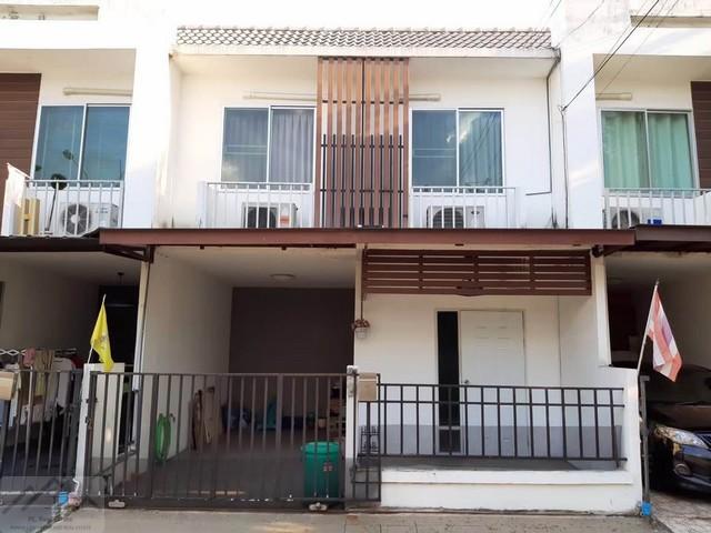 ให้เช่าทาวน์โฮม3ชั้น3นอนโครงการอารียา The Colors2 ลาดปลาเค้าใกล้ ม.เกษตรราคาเช่า 20,000 บาท / เดือนที่ตั้ง ถนนลาดปลาเค้า แขวงจรเข้บัว เขตลาดพร้าว กรุงเทพมหานครติดต่อ : คุณภัสพงณ์ 0634098164Line : deedee23https://www.facebook.com/profile.php?id=61581484955548เนื้อที่ 18 ตารางวา พื้นที่ใช้สอย 125 ตารางเมตร จำนวน 3 ชั้น 3 ห้องนอน 2 ห้องน้ำบรรยากาศเงียบสงบ เหมาะสำหรับอยู่อาศัย ทำเลลาดปลาเค้า เดินทางง่าย ใกล้แหล่งของกินและสิ่งอ