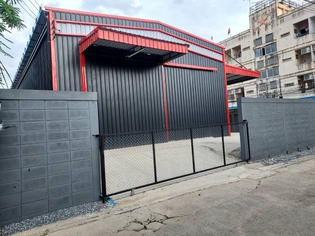 ให้เช่าโกดัง ซอยลาดพร้าว 101 เดินทางสะดวก ใกล้โพธิ์แก้ว นวมินทร์ ใกล้วัดบึงทองหลางราคา 65,000 บาท/เดือน ประกัน 2 ล่วงหน้า 1ติดต่อ คุณช่อผกา โทร 0616198565 LINE 0616198565สำรอง LINE 0812523279 ส่งลิ้งก์ไว้ได้เลย-ให้เช่าโกดัง ซอยลาดพร้าว 101 เดินทางสะดวก ใกล้โพธิ์แก้ว นวมินทร์ ใกล้วัดบึงทองหลาง-ที่ดินขนาด 150 ตารางวา -พื้นที่ใช้สอย 220 ตารางเมตร-หมายเหตุ มีสำนักงานตู้คอนเทนเนอร์ผู้เช่าเดิมขาย เรื�