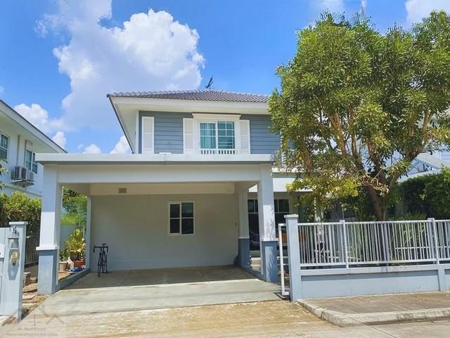 ให้เช่าบ้านเดี่ยว 2 ชั้น 52 ตรว. 3 ห้องนอน โครงการ Villaggio1 ศรีนครินทร์ บางนา ใกล้เมกะบางนาสอบถาม/นัดชม ติดต่อ : ชยา โทร/ID Line:: 0942823961Link Line:: https://line.me/ti/p/3xFA1An8Kcรหัส# T26-527บ้านเดี่ยว 2 ชั้น โครงการ Villaggio1 ศรีนครินทร์ บางนา ใกล้เมกะบางนา• เฟอร์นิเจอร์และเครื่องใช้ไฟฟ้าครบ พร้อมเข้าอยู่• ที่ดิน 52 ตร.วา• พื้นที่ใช้สอย 133 ตร.ม.• 3 ห้องนอน• 3 ห้องน้ำ• 1 ห้องนั่งเล่น 1 ห้องครัว• ที่จอดรถ 2 คันรวมบริการ• ดูแ�