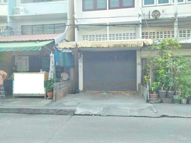 ทำเลนวมินทร์ 40-44 ใกล้ CJ Mall ตลาดปัฐวิกรณ์ 1.5 กม. นวมินทร์38-44 ให้เช่าอาคารพาณิชย์ 3 นอน 2 น้ำ 20 ตร.ว.2 ชั้นครึ่ง 