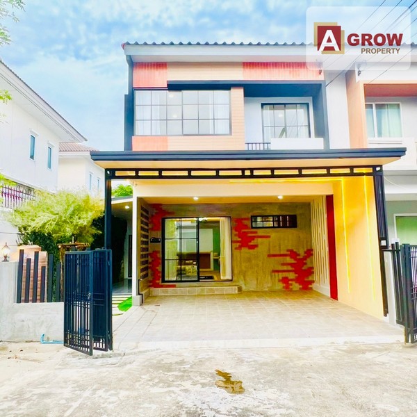 หมู่บ้านเดอะทรัสต์ ทาวน์ วงแหวน - ลําลูกกา หลังมุม รีโนเวทใหม่ทั้งหลัง ตกแต่งครบ พร้อมเข้าอยู่ที่ตั้ง : ถนนเลียบคลองหก (ถนนลำลูกกา) ตำบลบึงคำพร้อย อำเภอลำลูกกา จังหวัดปทุมธานีรหัสทรัพย์ : AGT01260ราคาขาย : 2,950,000 บาท**ฟรีโอน**รายละเอียดทรัพย์ :- ทาวน์เฮ้าส์ 2 ชั้น- เนื้อที่ 27.8 ตรว.- 3 ห้องนอน- 2 ห้องน้ำ- 1 ห้องครัว- 1 ห้องโถง- 2 จอดในบ้าน- หน้าบ้านหันหน้าทางทิศตะวันออกจุดเด่น :- บ้านร