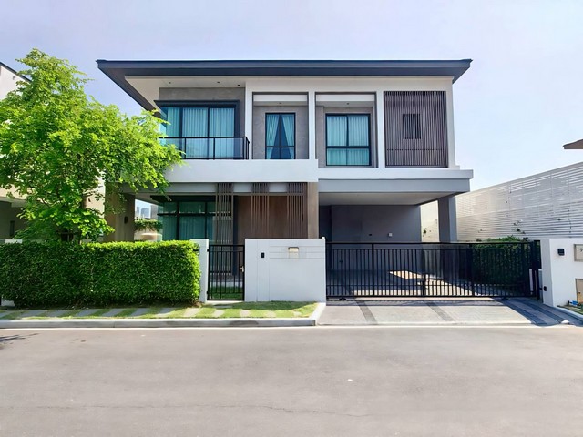 ขาย/ให้เช่า บ้านเดี่ยว บางกอก บูเลอวาร์ด บางนา-กม.5 Bangkok Boulevard Bangna-km5 บ้านใหม่พร้อมอยู่ ขนาด 53 ตร.วาที่ตั้ง: ซอยบางนา-ตราด 37 ตำบลบางแก้ว อำเภอบางพลี จังหวัดสมุทรปราการรายละเอียดบ้าน- บ้านเดี่ยว 2 ชั้น- ขนาดที่ดิน 53 ตารางวา- พื้นที่ใช้สอย 237 ตารางเมตร- 4 ห้องนอน 4 ห้องน้ำ- 2 ที่จอดรถ- ทิศเหนือ- บ้านใหม่ ตกแต่งครบ พร้อมเข้าอยู่- ทำเลสวยถนนเมน ใกล้คลับเฮาส์- พร้อมเครื่องใช้ไฟฟ้าคร�