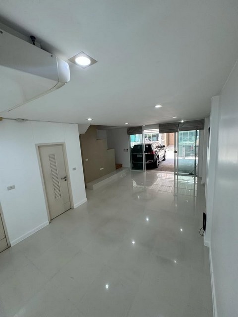 ขายทาวน์โฮม พร้อมผู้เช่า โครงการ ลุมพินี ทาวน์ เรสซิเดนซ์ ลาดพร้าว สเตชั่น LUMPINI TOWN RESIDENCE LADPRAO STATION ลาดพร้าว 21 ใกล้ MRT ลาดพร้าวรหัส PP468ปรับลดราคา 14,500,000 บาท  จากเดิม 16,000,000 บาท ***พร้อมผู้เช่าติดต่อ คุณช่อผกา โทร 0616198565 LINE 0616198565สำรอง LINE 0812523279 ส่งลิ้งก์ไว้ได้เลย-PP468 ขายทาวน์โฮม โครงการ ลุมพินี ทาวน์ เรสซิเดนซ์ ลาดพร้าว สเตชั่น LUMPINI TOWN RESIDENCE LADPRAO STATION ลาดพร้าว 21-***พร้อมผู้เช่า-ทำเลดีมาก ติด MRT ลาดพร้าว แล�