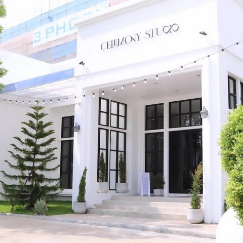 ขาย ที่ดินพร้อมอาคาร ย่านแบริ่ง ทำเลดี ใกล้รถไฟฟ้า เหมาะสำหรับทำธุรกิจหรือพัฒนาโครงการที่ตั้ง: ซอยแบริ่ง 5 ถนนสุขุมวิท 107 แขวงบางนาใต้ เขตบางนา กรุงเทพมหานครรายละเอียดที่ดิน- ขนาดที่ดิน 351 ตารางวา- พื้นที่รวม 1404 ตารางเมตร- มีอาคารชั้นเดียว พื้นที่ใช้สอยประมาณ 250 ตารางเมตร- 1 ห้องโถง 2 ห้องนอน 3 ห้องน้ำ- จอดรถได้ประมาณ 10 คันสถานที่ใกล้เคียง- BTS แบริ่ง- ทางด่วนบางนา- อิ�