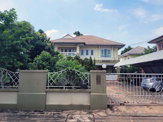  รหัสทรัพย์ (Code ID) :  PTT-26-B13564  ราคา  7,890,000 บาท (ราคาต่อรองได้) ▸ เนื้อที่   150 ตารางวา (1 งาน / 50 ตร.ว)  พื้นที่ใช้สอย 302 ตารางเมตร   ▸ - ห้องนอน - ห้องน้ำ     ▸ 1 ที่จอดรถ   บ้านเดี่ยวหันไปทางทิศ   พิกัดทรัพย์ :  https://maps.app.goo.gl/jX8xGqiEwbxb3ge7A  สถานที่ใกล้เคียง ▸ใกล้โลตัส ปทุมธานี ▸ใกล้บิ๊กซี ซูเปอร์เซ็นเตอร์ ปทุมธานี ▸ใกล้ตลาดพูนทรัพย์ ▸ใกล้วัดศาลเจ้า(เซียนแปะโรงสี)  สอบถามเพิ่มเติม / นัดชม โทร. 097-419-5982(พลอย) โทร