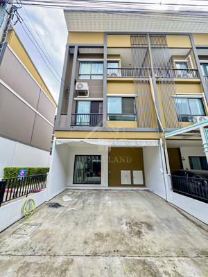 BHL1236ขาย และ เช่า ทาวน์เฮ้าส์ 3 ชั้น สัมมากร อเวนิว ชัยพฤกษ์ - วงแหวน (หลังมุม)ที่ตั้ง :  ต.ลำโพ อ.บางบัวทอง จ.นนทบุรีรายละเอียดบ้าน- เนื้อที่ 18.7 ตร.ว. พื้นที่ใช้สอย 166 ตร.ม.- หน้ากว้าง 5.5 ม.- 3 ห้องนอน 3 ห้องน้ำ- จอดรถได้ 2 คัน - เครื่องปรับอากาศ 3 เครื่อง- หันหน้าทิศเหนือ- แถมปั้มน้ำ แท็งค์น้ำ เตียง - ต่อเติมพื้นที่ด้านหลังแล้ว- ค่าส่วนกลาง 1,100 บาท ต่อเดือนสถานที่ใกล้เคียง- รร. นานาชาต�