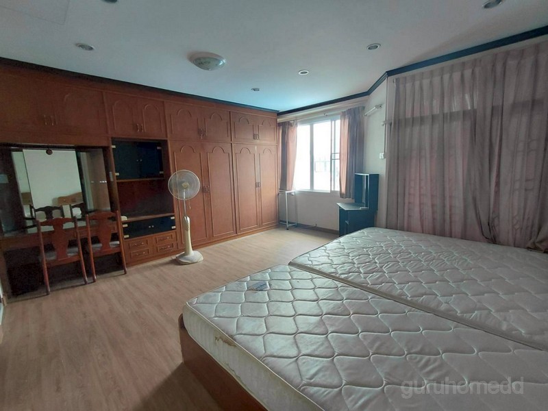 ghd000840R ให้เช่าทาวน์เฮ้าส์ เสนานิเวศน์ 102 ตรงข้าม 7-11 เยื้องโลตัสเอ็กเพรส ขนาด 25 ตรว 1นอน 2น้ำ ปล่อยเช่าราคา 15,000 บาท/เดือนล่วงหน้า 1 เดือน เงินประกัน 2 เดือน** ไม่รับเลี้ยงสัตว์ ** ไม่รับจดทะเบียนบริษัทสนใจติดต่อ:โบ O93 789ํ 4935ํLine: @guruhomeddทาวน์เฮ้าส์ เสนานิเวศน์ 102ที่ตั้ง : เสนานิเวศน์ ซอย 125/2 แขวงจรเข้บัว ลาดพร้าว กรุงเทพมหานครhttps://maps.app.goo.gl/yURHdEjDe2Xx7jDR6รายละเอียด :* ขนาด 25 ตารางวา* 1 ห้องนอน 2 ห้องน้�