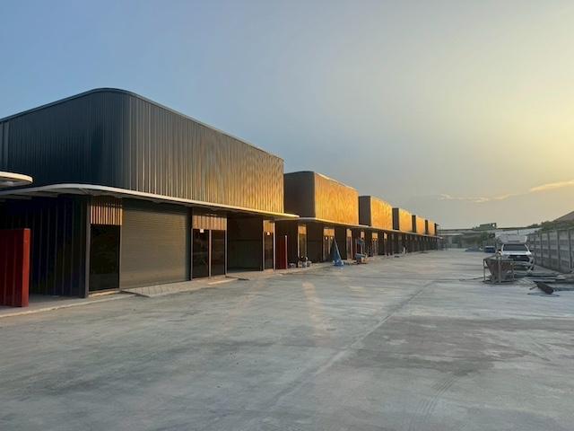 ให้เช่าโกดังพร้อมออฟฟิศมีหลายขนาดStorix Warehouse โยธินพัฒนา ลาดพร้าว ใกล้เลียบด่วนรามอินทรา ( อาคารใหม่ )ราคาเช่า 38,000 บาท / เดือน ( พื้นที่ 120 ตร.ม.) ( สัญญาขั้นต่ำ 3 ปี )ราคาเช่า 42,000 บาท / เดือน ( พื้นที่ 152 ตร.ม.) ( สัญญาขั้นต่ำ 3 ปี )ที่ตั้ง ถนนโยธินพัฒนา ซอยโยธินพัฒนา 3 แขวงคลองจั่น เขตบางกะปิ กรุงเทพมหานครติดต่อ : คุณภัสพงณ์ 0634098164Line : deedee23https://www.facebook.com/profile.php?id=61581484955548พื้นที่ใช้สอยเริ่มต้น 114 ตารางเ�