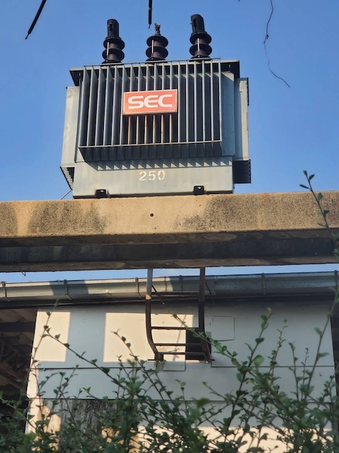 BST1070 ให้เช่าโรงงานและโกดัง นครปฐม พุทธมณฑลสาย 5 ใกล้ตลาดดอนหวาย เพียง 500 เมตร พื้นที่ขนาดใหญ่ 2 ไร่ รองรับโรงงานและคลังสินค้าติดต่อ Agent คุณบัว (Bua)Tel: 093-646-4597 LINE ID: Bua093ราคาเช่า 120,000 บาทต่อเดือนทำเลศักยภาพในโซนสามพราน เดินทางสะดวก เข้าออกได้หลายเส้นทาง ใกล้แหล่งชุมชนและศูนย์การค้า เหมาะสำหรับธุรกิจอุตสาหกรรม โลจิสติกส์ และศูนย์กระจายสินค้าที่ตั้ง ซอยท่าเกวียน  หมู่ 11 ตำ�