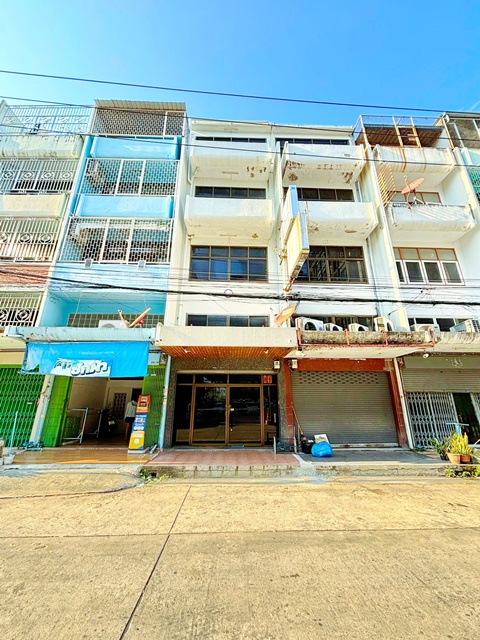 ใกล้ MRTแยกไฟฉาย 200 ม. สำนักงาน 2 ชั้น 2-3นอน 1 น้ำ ถ.พรานนก-พุทธมณฑล ทำเลจรัญสนิทวงศ์ 16ตร.วา.70 ตร.ม. 14,999 B-M. ฟังก์ชันครบ เหมาะทำธุรกิจ หรือโฮมออฟฟิศ เดินทางสะดวก ใกล้แหล่งชุมชน ตลาดบางขุนศรี 1.2 กม.สถานพยาบาล และสิ่งอำนวยความสะดวกครบครัน เดินทางสะดวก รองรับทั้งรถยนต์ และรถไฟฟ้าnear MRT YaekFaiChai 200m. Two story office space 2-3bed and 1 bath  Phran Nok Phutthamonthon Road Charansanitwong area 16sq.wa.70sq.m. 14,999 B-M Fully functional suitable for business or home office Convenient transportation close to community amenities Bang Khun Sr