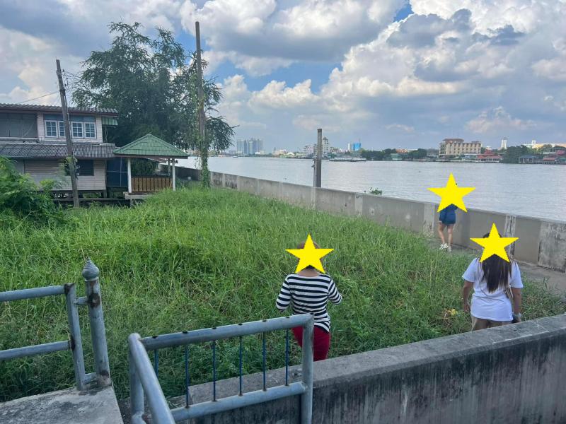 ##ขายที่ดินเปล่า 125 ตรว. ติดแม่น้ำเจ้าพระยา (วิวแม่น้ำ,วิวสะพาน) อ.เมือง จ.นนทบุรีโซน : สะพานพระราม5  อ.เมือง จ.นนทบุรีที่ตั้ง :  ตำบลบางไผ่ อำเภอเมืองนนทบุรี จังหวัดนนทบุรี  11000ลักษณะโดยทั่วไป- ที่ดินแปลงสวย ติดแม่น้ำเจ้าพระยา สะพานพระราม5- เนื้อที่  125 ตรว. (ขายรวม 3 โฉนด)- หน้ากว้าง  18 ม.  ลึก  30 ม.- ทำเลวิวแม่น้ำเจ้าพระยา ราคาถูก!! มีเพียงแปลงเดียวเท่านั้น- ด้านข้างติด สำนักงา�