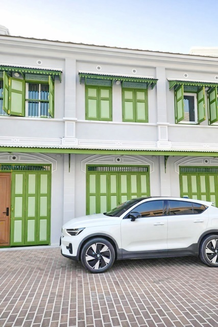 ใกล้ตลาดสำเพ็ง 2นอน 2น้ำ เยาวราช อาคารพาณิชย์ 2.5 ชั้น ใกล้MRTวัดมังกร 800ม.  MRTสามยอด 700ม.  รีโนเวทใหม่ 20 ตร.วา. 160 ตร.ม. 39,998-54,999B-M. ทำเลค้าขายชั้นนำ ใจกลางเยาวราช เหมาะสำหรับธุรกิจค้าส่ง ร้านอาหาร คาเฟ่ หรือโฮสเทล รายล้อมด้วยแหล่งการค้า แหล่งท่องเที่ยวเชิงวัฒนธรรม  และชุมชนขนาดใหญ่ เดินทางสะดวกตลอดวัน  เชื่อมต่อหลายเส้นทางon Yaowarat Road 2.5story building 20sq.wa. MRT WatMangkon800m MRT SamYot 700m. Sampeng Newly renovated beautiful 2bed 2bath commercial build