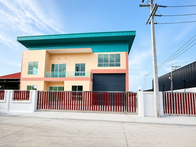 ใกล้ตลาดดอนหวาย 900 ม. เนื้อที่ 1ไร่ หรือ 400 ตร.ว. 850 ตร.ม. สามพราน ไร่ขิง อ้อมใหญ่ พื้นที่สีม่วง รง4. โรงงานใหม่ 2 ชั้น 5 ห้องอเนกประสงค์ 4 ห้องน้ำ ขาย 19.89 ลบ. ติดถนนเพชรเกษม โซนสีม่วง รองรับอุตสาหกรรม พร้อมลานคอนกรีตกว้าง รองรับรถใหญ่ เข้า-ออกสะดวก ทำเลศักยภาพสูง ใกล้วัดไร่ขิง 1 กม.โรงพยาบาล และสถานศึกษา900m. from DonWai Market land area 1rai or 400sq.wa. 850sq.m. SamPhran RaiKhing OmYai Purple zone Factorylicense4 New 2story factory 5multipurpose rooms 4bath  selling price 19.89 million baht lo