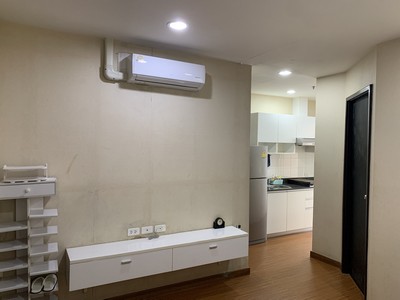 คอนโดทำเลสุขุมวิท ราคาดีที่สุดใกล้ BTS ดีมานด์สูง !! ขายถูกคอนโดไดมอนด์สุขุมวิท Diamond ขนาด 34.16 ตร.ม. ชั้น 21 ทำเลติดถนนสุขุมวิทแบบนี้ราคาดีแบบนี้ตอบโจทย์อยู่อาศัย+ลงทุน ห้ามพลาด !! . TPI-3017.แผนที่ Location : 1558 ถ. สุขุมวิท แขวงพระโขนง เขตคลองเตย กรุงเทพมหานคร 10260https://maps.app.goo.gl/ejgxVL3wd7MRZZYs5.รายละเอียด : ห้องชุด - ห้องชุดขนาด 34.16 ตร.เมตร - ชั้น 21 - พื้นที่ใช้สอยกว้างฟังก์ชันลงตัวแบ่งเป็นสัดส่วน - 1 ห้องน