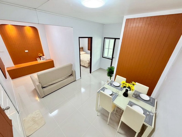 คอนโดพร้อมอยู่หิ้วกระเป๋าเข้าอยู่ได้เลยคอนโดอยู่ตรงข้ามเซ็นทรัลเวสต์เกต//ในตลาดบางใหญ่แถมเฟอร์นิเจอร์ครบชุด>> แอร์ 1 ตัว,ตู้เสื้อผ้า,โต๊ะเครื่องแป้ง,เตียง 5 ฟุต, โซฟา,ชั้นวางทีวี, โต๊ะทานข้าว, มุ้งลวดเหล็กดัด, หน้าต่างเปลี่ยนเป็นกระจกอะลูมิเนียมใหม่ทั้งหมด//ห้องมุมทำเลส่วนตัวห้องนอนไม่ติดกับห้องอื่นเอื้ออาทรบางใหญ่ ตึก 36บ้านเลขที่ 136/43 อยู่ชั้น 5 ห้องมุ