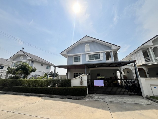    ขายบ้านเดี่ยว 2 ชั้น โครงการ เพอร์เฟคเพลส รามอินทรา - วงแหวน 2    แขวงสามวาตะวันตก เขตคลองสามวา กรุงเทพ  ราคา  5,390,000   บาท  (ราคาต่อรองได้)  รายละเอียดทรัพย์ -  เนื้อที่ 60 ตร.ว.  พื้นที่ใช้สอย 144.5 ตร.ม. -  4 ห้องนอน 3 ห้องน้ำ   -  ที่จอดรถ 2 คัน -  บ้านหันไปทางทิศ เหนือ  พิกัดทรัพย์ : https://maps.app.goo.gl/CLA94KhX8DqfkL4i6  สถานที่ใกล้เคียง   -  วัดพระยาสุเรนทร์ -  แม็คโคร ฟูดเซอร์วิสเลียบคลองสอง -  โลตัส เลียบคลองสอ�