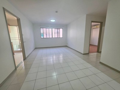 sss534  ขาย ลุมพินี เซ็นเตอร์ สุขุมวิท 77 Lumpini Center Sukhumvit 77 ใกล้รถไฟฟ้า BTS อ่อนนุช  ที่ตั้งซอยสุขุมวิท 77 ถนนอ่อนนุช แขวงสวนหลวง เขตสวนหลวง กทม.102502ห้องนอน 2ห้องน้ำ ตึกE ชั้น 7ขนาดห้อง 56.35 ตารางเมตร เพดานสูง 2.40เมตรขายห้องเปล่า ไม่มีเฟอร์ มีแอร์1ตัว ห้องทาสีใหม่ผังห้องเป็นสี่เหลี่ยมผืนผ้า สิ่งอำนวยความสะดวก ห้องตู้จดหมาย, สระว่ายน้ำ, ฟิตเนส, สวนพักผ่อน, Access Card Control, ที่จอดรถ, กล้องวงจรปิ