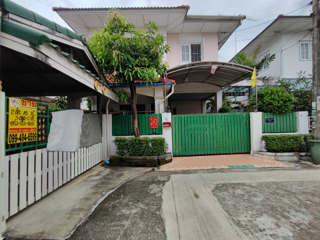 ขาย Baan Burirom Ramintra - Khubon บ้านบุรีรมย์ รามอินทรา – คู้บอน 41 หลังมุม 2 ที่จอด สวยพร้อมอยู่รายละเอียด :กดรูปเพิ่มเติม : https://bit.ly/3y0Exkwhttps://www.winnerestateplus.com/ติดต่อพี่เปี๊ยก Tel : 098-628-7956 ขายบ้าน Baan Burirom Ramintra - Khubon บ้านบุรีรมย์ รามอินทรา – คู้บอน 41 หลังมุม สวยพร้อมอยู่ที่จอดรถมีหลังคาจอดได้ 2 คัน พร้อมตกแต่งบิ้วอินในบ้าน ต่อเติมครัว สวนรอบบ้าน-เนื้อที่ 41 ตรว พื้นที่ 150 ตรม ครัว เคาน์เตอร์ บิ้วอิน-บ้าน 2 ชั้น 3 น