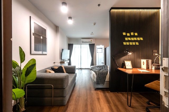 ขายคอนโด ศุภาลัย ลอฟท์ แจ้งวัฒนะ รีโนเวทใหม่เเต่งสวย 33.26 ตร.ม เฟอร์ครบครันพร้อมอยู่ ใกล้ MRT เมืองทองธานี 300 เมตร เเละ รถไฟฟ้าสายสีชมพู ติดถนนแจ้งวัฒนะ ปากเกร็ด นนทบุรีที่ตั้ง : ที่ตั้ง : ถนนแจ้งวัฒนะ ตำบลบางตลาด อำเภอปากเกร็ด จังหวัดนนทบุรี 11120จุดเด่น- ห้องรีโนเวทใหม่ทั้งหมด พร้อมเฟอร์ใหม่- ใกล้ MRT เมืองทองธานี เพียง 300 เมตร- ใกล้รถไฟฟ้าสายสีชมพู- เหมาะซื้อไว้ลงทุนป