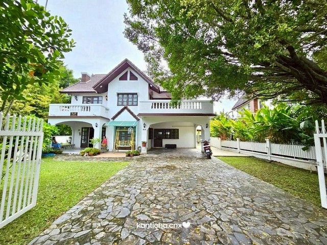 ให้เช่า 50,000 บาท/เดือน ขาย 19 ล้าน 193.2 ตรว. #โซนหายยา #อ.เมือง บ้านหรูใกล้เมือง พร้อมสวนสีเขียวขนาดใหญ่ อยู่สบาย เงียบสงบ แต่เดินทางเข้าเมืองแค่ไม่กี่นาที — บ้านที่ตอบโจทย์ทุกไลฟ์สไตล์รายละเอียดบ้านที่ดิน 193.2 ตร.วาพื้นที่ใช้สอยกว่า 500 ตร.ม.4 ห้องนอน | 4 ห้องน้ำ (ห้องน้ำในตัว 2 ห้อง)2 ห้องครัว + โซนทานอาหาร1 ห้องแม่บ้าน1 ห้องอเนกประสงค์เฟอร์นิเจอร์บิ้วอินครบ (เคาน์เตอร์ครัว