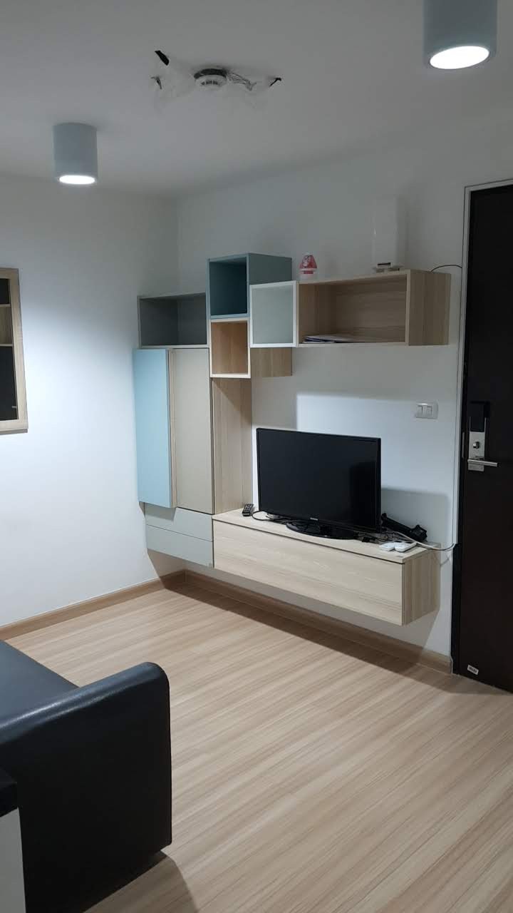 Chateau in Town Sukhumvit 62 Safe Livable 3rd Floor BTS Punnawithi***Property Sales/Rental Services and Consultation Available. Contact Us Anytime.***For more details, photos, or to schedule a viewing:Contact Ekachai (Aui)T. 089-799-5598Line@ ID: @auiauiaui001 (Add @ at the front)Room Type: 1 Bedroom, 1 BathroomSize: 30 sq m, 3rd FloorNew, clean, beautifully decorated, ready to move in.Details--------------------------------------------------------------Rental Price: 12,000 THB per month--------------------------------------------------------------*Nearby Landmarks (Information referenced from Google Map)1. BITEC Bangna2. Kluaynamthai Hospital3. Anglo Singapore International School4. True Digital Park5. BTS Punnawithi--------------------------------------------------------------Tags: BTS, BTS Punnawithi, ELIO, ELIO CONDO, ELIO CONDO SUKHUMVIT 64, ELIO SUKHUMVIT 64, Punnawithi, Sukhumvit, Udom Suk.