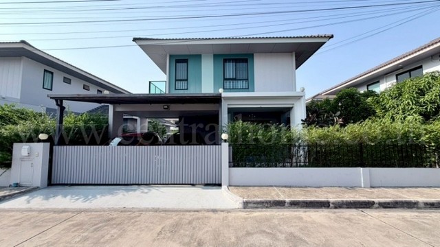 รหัสทรัพย์&nbsp; N1007บ้านเดี่ยว อณาสิริ บางใหญ่ที่ตั้ง :&nbsp;ถนนประชาอุทิศ ตำบลบางแม่นาง อำเภอบางใหญ่ จังหวัดนนทบุรี 11140รายละเอียดทรัพย์&nbsp;- บ้านเดี่ยว 2 ชั้น ขนาดพื้นที่ 50 ตารางวา พื้นที่ใช้สอย 153 ตารางเมตร- 4 ห้องนอน, 3&nbsp;ห้องน้ำ, 1 ห้องรับแขก, 1&nbsp;ห้องครัว, 3 ที่จอดรถ- แอร์ 5 เครื่อง, เครื่องทำน้ำอุ่น 3 เครื่อง, ปั๊มน้ำ+แท้งค์น้ำ 1 ชุด, ผ้าม่าน- บิ้วอินท์ทั้งหลัง, โซฟา, ทีวี, ตู้เย็น 2 ต