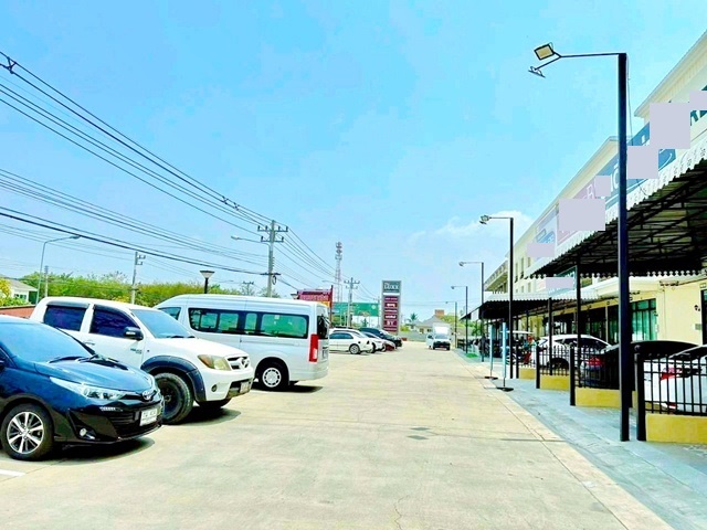 ใกล้Central ศาลายา 900ม.  บรมราชชนนี แม่น้ำท่าจีน  อาคารพาณิชย์ สไตล์โมเดิร์นคลาสสิค ฟังก์ชัน 2นอน 3น้ำ อาคาร 3 ชั้น 19 ตร.ว.220 ตร.ม.19,999B-M.ทำเลติดถนนศาลายา นครชัยศรี เหมาะอยู่อาศัย และทำธุรกิจ จดทะเบียนบริษัทได้ พร้อมที่จอดรถส่วนตัว เดินทางสะดวก ใกล้ตลาดนครชัยศรี 800 ม.สถานพยาบาล และสถานศึกษา เชื่อมต่อเส้นทางหลักได้ง่ายnear Central Salaya 900m.Borom ThaChin River Modern classic style commercial building with 2bed 3bath 3-storey 19sq.wa. 220sq.m.  19,999  B-M. located o