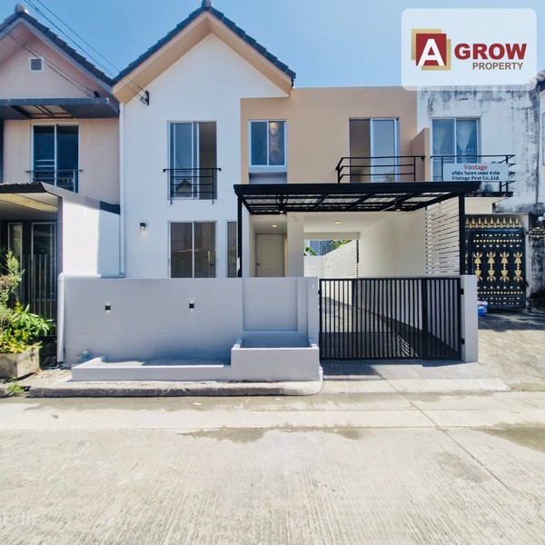 หมู่บ้านไรมอนด์พาร์ค บางปลา บ้านหลังมุม รีโนเวทใหม่ พร้อมอยู่ที่ตั้ง : ตำบลบางปลา อำเภอบางพลี จังหวัดสมุทรปราการรหัสทรัพย์ : AGT01262ราคาขาย : 2,690,000 บาทรายละเอียดทรัพย์ :- ทาวน์เฮ้าส์ 2 ชั้น- เนื้อที่ 30 ตรว.- 3 ห้องนอน- 3 ห้องน้ำ- 1 ห้องครัว- 1 ห้องโถง- 1 จอดในบ้านจุดเด่น :- บ้านรีโนเวทใหม่ทั้งหลัง เฟอร์ฯครบ พร้อมเข้าอยู่- ต่อเติมเคาน์เตอร์ครัวพร้อมซิ้งค์น้ำ- เชื่อมต่อได้หลายเ�