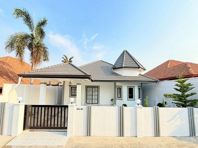 TEL:088-559 5199 คุณเอLine:https://line.me/ti/p/C0eGe0whLXบ้านพร้อมเข้าอยู่ได้เลย พัทยาเหนือ-สุขุมวิท33หมู่บ้าน รัตนากร วิลเลจ 1ขาย 4,890,000 บาทเนื้อที่ 59.6 ตรว.3 ห้องนอน 2 ห้องน้ำจองพร้อมของแถมวันนี้-พร้อมอยู่ เฟอร์นิเจอร์จัดเต็ม- แถมแอร์ 1 ตัว- ตู้เย็น- เครื่องซักผ้า - เตาแก๊ส ฮูดดูดควัน- ชุดห้องนอน 3 ห้อง- ชุดโต๊ะกินข้าว6ที่นั่ง- บิ้วท์อินตู้เสื้อผ้า- บิ้วท์อินชั้นทีวี- โซฟา- จัดสวนหน้าบ้าน+น้ำตก(20) T : A9