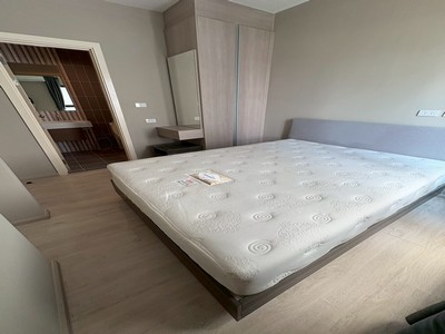 คุ้มสุดในโครงการ!! ห้องใหม่กริ๊บพร้อมเข้าอยู่! ห้อง 234/91 ขายคอนโด โครงการ ดีคอน ไพร์ม รัตนาธิเบศร์ วิวโค้งน้ำเจ้าพระยา ขนาด 27.08 ตร.ม..TPI-3033.ขายคอนโดห้องใหม่ ขนาด 27.08 ตร.ม. ชั้น 11  ห้องวิวสวนและรถไฟฟ้า พร้อมเข้าอยู่ทันที .โครงการ: ดีคอน ไพร์ม รัตนาธิเบศร์ (Dcon Prime Rattanathibet)- ขนาดห้อง: 27.08 ตร.ม.- แบบห้อง: 1 ห้องนอน 1 ห้องน้ำ- ชั้น: 11- ทิศระเบียง: ตะวันตก- วิว: วิวเมือง เห็นสวนและรถไฟฟ้า.เฟอร์นิ�