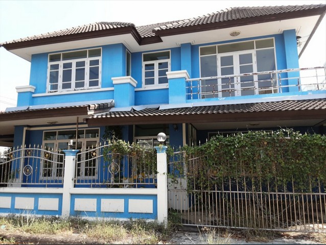   Code ID : PKT-66EE010300267  ราคา   4,950,000    บาท (ราคาต่อรองได้)  - เนื้อที่ 66 ตร.ว. - 3 ห้องนอน 2 ห้องน้ำ  - 1 ที่จอดรถ   บ้านหันไปทางทิศ ตะวันตก   พิกัดทรัพย์ : https://maps.app.goo.gl/Yz7DxgD3SgXtctu37  สถานที่ใกล้เคียง   - ใกล้สิ่งอำนวยความสะดวกครบครัน     สอบถามเพิ่มเติม / นัดชม โทร. 097-419-5982(พลอย) โทร. 096-932-4624(ออมสิน) Line : @panaya (มี@ด้านหน้า)  ปรึกษาสินเชื่อฟรี One Stop Service ดูแลตั้งแต่ต้นจนจบบริษัท ปณยาคิดดี จำกัด 