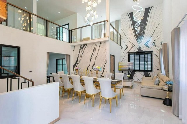 ให้เช่าบ้านเดี่ยว 2 ชั้น 60 ตร.ว. ย่านรัชดา ตกแต่งสวยพร้อมอยู่ ใกล้ MRT ห้วยขวาง