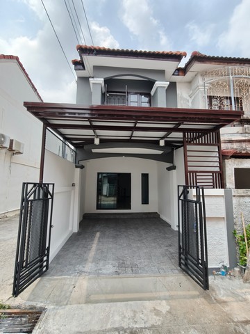 ขายทาวน์เฮ้าส์ รีโนเวทใหม่ หลังริม เป็นส่วนตัว พร้อมอยู่ ทำเลบ้านกล้วย-ไทรน้อย 1.39 ลบ.โครงการ นริศา บ้านกล้วย-ไทรน้อย ใกล้เซ็นทรัลเวสเกตบ้านหลังริม กำแพงไม่ติดเพื่อนบ้าน 1 ด้าน ให้ความเป็นส่วนตัวมากขึ้นรายละเอียดบ้านทาวน์เฮ้าส์ 2 ชั้นเนื้อที่ 16 ตารางวา2 ห้องนอน 2 ห้องน้ำรีโนเวทใหม่ทั้งหลัง สวย สะอาด พร้อมเข้าอยู่ต่อเติมครัวเรียบร้อยทำหลังคาหน้าบ้าน จอดรถ�