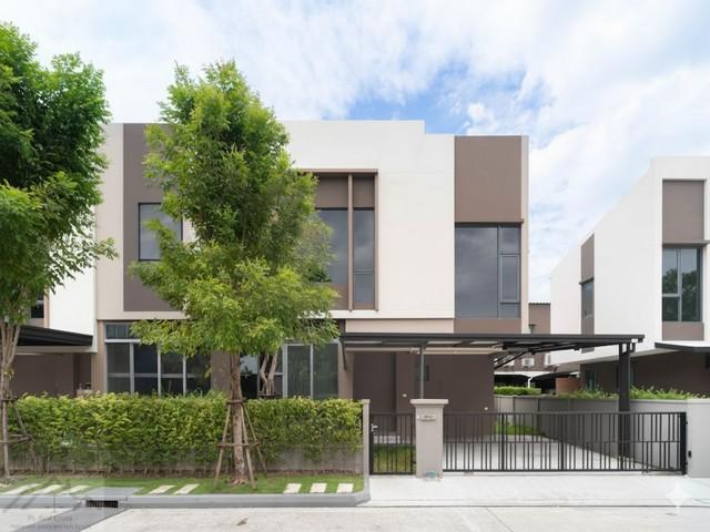 ให้เช่า - ขายด่วน บ้านแฝด 2 ชั้น 153 ตร.ม. บ้านกลางเมือง The Edition สุขุมวิท–อ่อนนุช ซอยอ่อนนุช 70-1ติดต่อ:: ชยา โทร/ID Line:: 0942823961Link Line:: https://line.me/ti/p/3xFA1An8Kcรหัส# T26-578บ้านกลางเมือง The Edition สุขุมวิท–อ่อนนุช ซอยอ่อนนุช 70/1• เนื้อที่ 41 ตรว• พื้นที่ใช้สอย 153 ตร.ม.• 3 ห้องนอน• 3 ห้องน้ำ• 2 ที่จอดรถ• บ้านหันทางทิศตะวันตกเฉียงใต้• เพดานสูง 3.5 เมตร โปร่ง หรูสบายของแถมกว่า 400,000.-• แอร์ 1 เครื่อง 30,000 BTU• ครัวบิวท์อิน• ฟิล์�