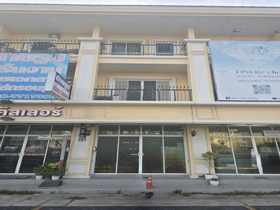 ขายขาดทุนเป็นล้าน! อาคารพาณิชย์ 3 ชั้น ซอย ABAC บางนาโครงการ Ritz ville Bangna เนื้อที่ 18.5 ตร.วา, พท.ใช้สอย 228 ตร.ม .TPI-3036.- โอกาสสำหรับคนที่กำลังมองหา- อาคารพาณิชย์ ใกล้ บางนา - ทำเลที่มีทั้งนักศึกษา คนทำงาน และธุรกิจรายล้อม พร้อมบ้านเลขที่เลขมงคล 888/18 .- อาคารพาณิชย์ในโครงการ Ritzville Bangna- ที่ดิน 19 ตร.วา | พื้นที่ใช้สอย 228 ตร.ม.- 3 ห้องน้ำ | 3 ห้องอเนกประสงค์- จอดรถได้ 2 คัน.- เหมาะสำหรับทำออฟฟิศ คลินิก