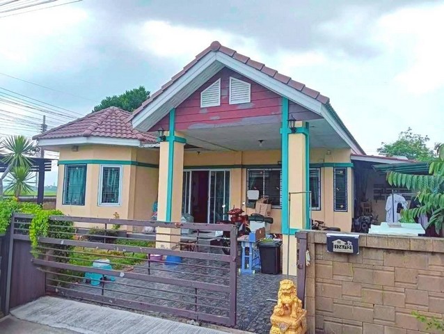 ????บ้านให้เช่าหนองชาก-บ้านบึง จ.ชลบุรี ????ให้เช่าเดือนละ25,000.-- มัดจำ 2เดือน/ ค่าเช่าล่วงหน้า 1เดือน????รวมแรกเข้าจ่าย 75,000.-????✅️ สัญญาขั้นต่ำ 1ปี✴️เช่าจดบริษัท 35,000.-/ด.???? มัดจำ 3เดือน????ค่าเช่าล่วงหน้า 1เดือน✅️ สัญญาขั้นต่ำ 2 ปี- ห่างQMB เพียง 6 km.- ห่างตลาดเนื่องจำนงค์ เพียง 2.4 km.- ห่างนิคมอุตสาหกรรมโรจนะหนองใหญ่ 23 km.????รายละเอียด: ????บ้านเดี่ยวชั้นเดียว???? เนื้อที่ 54ตารางวา- 3 ห้องนอน 2 ห้องน้