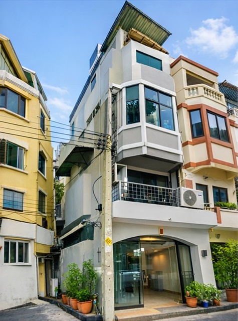 3 ห้องนอน 2 ห้องน้ำ ใกล้ MRT รามอินทรา กม.6 200 ม. และ โรงเรียนสายอักษร 500 ม. ขนาด 20 ตร.วา พื้นที่ใช้สอย 330 ตร.ม. อาคารพาณิชย์ 4.5 ชั้น ห้องริม ทำเลศักยภาพติดถนนรามอินทรา เหมาะอยู่อาศัยหรือทำธุรกิจ 14,998 B-M3 bedrooms 2 bathrooms near MRT Ram Inthra KM6 200 m and Sai Aksorn School 500 m land size 20 sq wa usable area 330 sq m 4.5 storey corner commercial building prime location on Ramintra Road suitable for living or business 14,998 B-M20 ตร.วา 330 ตร.ม.20 sq wa 330 sq mถนนรามอินทรา วัชรพล ซอยรามอินทรา 59-69 แขวงท่าแร้ง เขตบางเขน กรุงเทพมหานคร VDO1mins