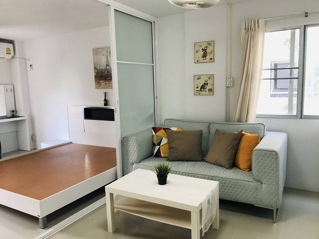 ขายคอนโด ซิตี้ วิลล่า City Villa  อาคาร G2 ชั้น 4 ลาดพร้าว 126 ห้องมุมราคาขาย 1,100,000 บาทติดต่อ คุณช่อผกา โทร 0616198565 LINE 0616198565สำรอง LINE 0812523279 ส่งลิ้งก์ไว้ได้เลย-ขายคอนโด ซิตี้ วิลล่า City Villa  อาคาร G2 ชั้น 4 ลาดพร้าว 126 ลาดพร้าว 130-ขนาดพื้นที่ 32.88 ตร.ม.-ห้องมุมมีหน้าต่าง ระเบียงกระจก-มีที่จอดรถ-มีเฟอร์นิเจอร์ โต๊ะเครื่องแป้ง ตู้เสื้อผ้า เตียง ที่นอน แอร์ พัดลม เครื่องทำน้ำอุ่น-เข้าออกด้านล่างมีคีย�