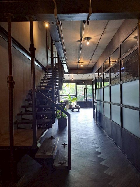 ให้เช่า โฮมออฟฟิศ อาคาร 3 ชั้น ทาวน์อินทาวน์ 11 ศรีวรา เหมาะทำธุรกิจ ออฟฟิศ สตูดิโอ พร้อมเฟอร์นิเจอร์รหัส P655***ราคาเช่าทั้งอาคาร 250,000 บาท/เดือน***กรณีของแบ่งเช่า ชั้น1 โซนที่เป็นร้านอาหาร ขนาด 120 ตรม.  ราคา 70,000 บาท/เดือน***สัญญาเช่า 3 ปี เงินประกัน 3 เดือน ค่าเช่าล่วงหน้า 1 เดือนติดต่อ คุณช่อผกา โทร 0616198565 LINE 0616198565สำรอง LINE 0812523279 ส่งลิ้งก์ไว้ได้เลย-ให้เช่า อาคาร 3 ชั้น ย่านทาวน์อินทาวน�