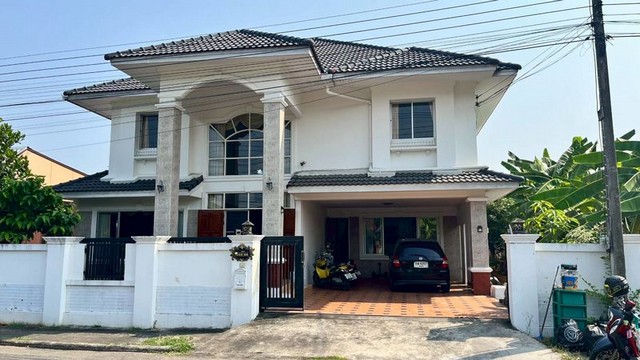 ให้เช่าบ้านเดี่ยว 4 ห้องนอน หนองหอย เชียงใหม่ ใกล้โรงเรียนวารี เพียง 500 เมตร | ราคาเช่า 27,000 บาท/เดือน ต่อรองได้บ้านเช่าพร้อมอยู่ ทำเลดีมากในโครงการหมู่บ้านศิริวัฒนา ย่านหนองหอย เดินทางสะดวก เหมาะสำหรับครอบครัว คนทำงาน หรือผู้ที่ต้องการบ้านใกล้โรงเรียนนานาชาติและตัวเมืองเชียงใหม่รายละเอียดบ้าน4 ห้องนอน3 ห้องน้ำเนื้อที่ 80 ตารางวาพื้นที่กว้างขวาง โปร่งสบาย