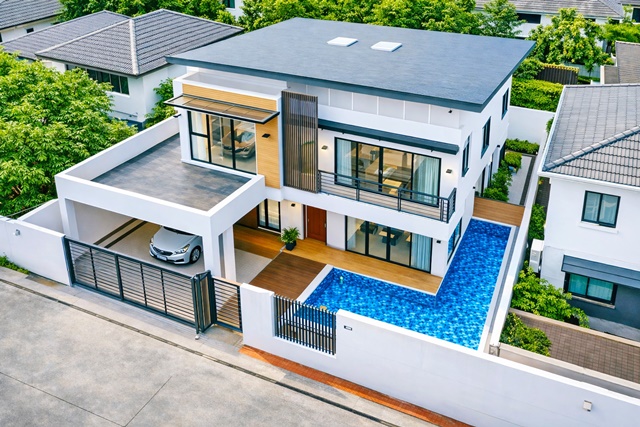 คฤหาสน์ Pool Villa บ้านเดี่ยว 5-6นอน 7น้ำ เพชรเกษม69 สารสาสน์วิเทศบางบอน 300 ม.432ตร.ม. 105ตร.ว. ใกล้ Zanook Wake Park 300ม.  พร้อมสระว่ายน้ำและห้องแม่บ้าน  ลัดดารมย์ 48,999-49,999 B-M105sq.wah Zanook Wake Park 300m. Pool Villa Mansion Detached house 5-6beds Phetkasem69 Sarasas Witead Bangbon Sch 300m. 7baths featuring a private pool and maid’s room. 432sq.m.  Laddarom  48,999-49,999 B-Mเพชรเกษม69ถนนบางบอน 3 แขวงบางบอนเหนือ เขตบางบอน กรุงเทพมหานครเนื้อที่ 105 ตารางวา  432 ตารางเมตร105 sq.wah 432 sq.m.แถวหก (รายละเอียดอาคาร)บ้านเดี่ยว 2 ชั้นชั้นล่างม�