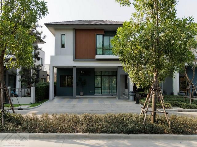 ให้เช่าบ้านเดี่ยว 2.5 ชั้น หมู่บ้านนิรติ ดอนเมือง เหมาะพักอาศัย หรือทำโฮมออฟฟิศ ใกล้สนามบินดอนเมือง ราคาเช่า 95,000 บาท / เดือน ( สัญญาขั้นต่ำ 1 ปี )ที่ตั้ง ถนนเชิดวุฒากาศ แขวงดอนเมือง เขตดอนเมือง กรุงเทพมหานคร 10210ติดต่อ : คุณภัสพงณ์ 0634098164Line : deedee23https://www.facebook.com/profile.php?id=61581484955548เนื้อที่ 50.2 ตารางวา พื้นที่ใช้สอย 227 ตารางเมตร จำนวน 2.5 ชั้น 4 ห้องนอน 4 ห้องน้ำมี 1 ห้องอเนกประสงค์ จอดรถได้ 3 คันบ้